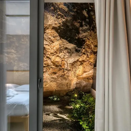 Anima Deluxe Aparthotel 4*